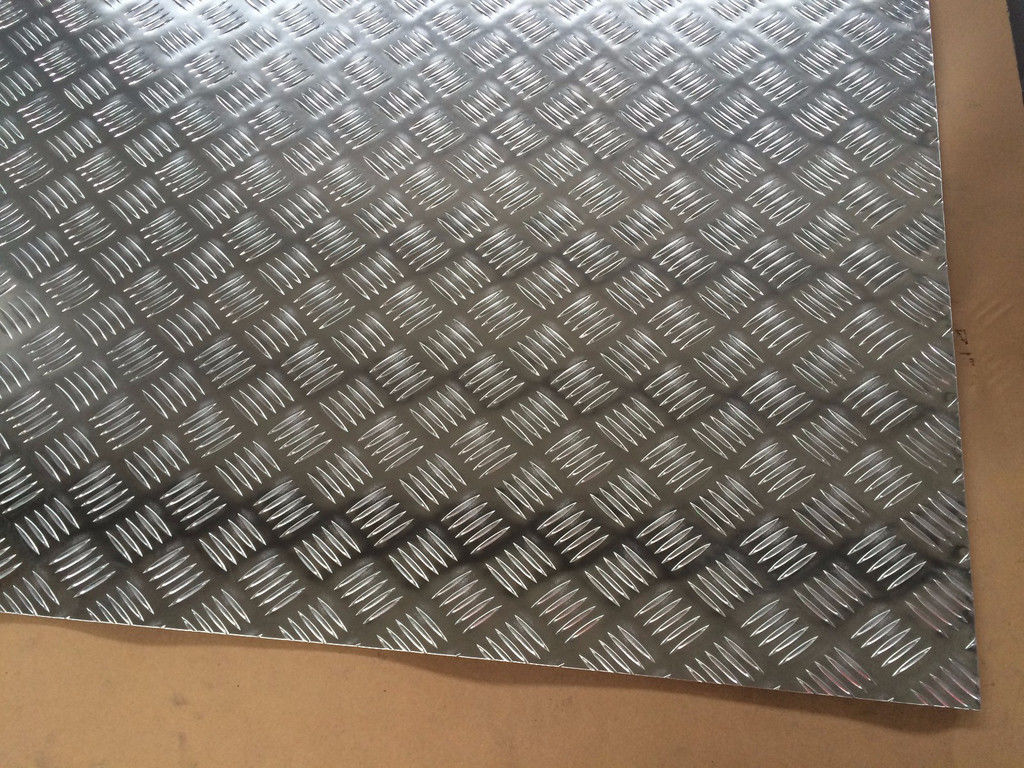 Efek Perak Lembaran Aluminium Timbul 24 X 24 4x4 5052 5005 H32 Aluminium Plat Kotak-kotak